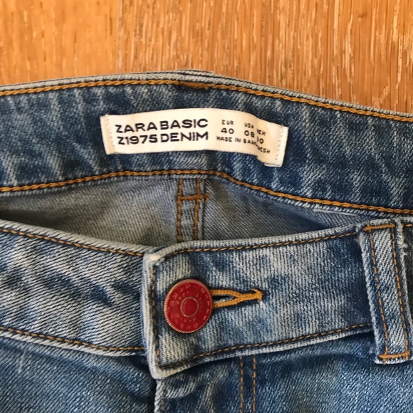 Zara Mid Rise Distressed Jeans - Picture 5 of 6